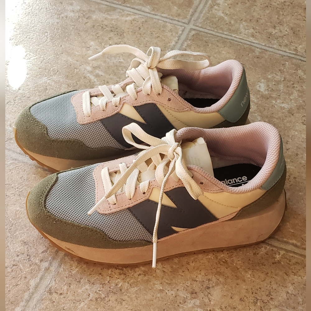 New Balance 237 - Picture 7 of 8